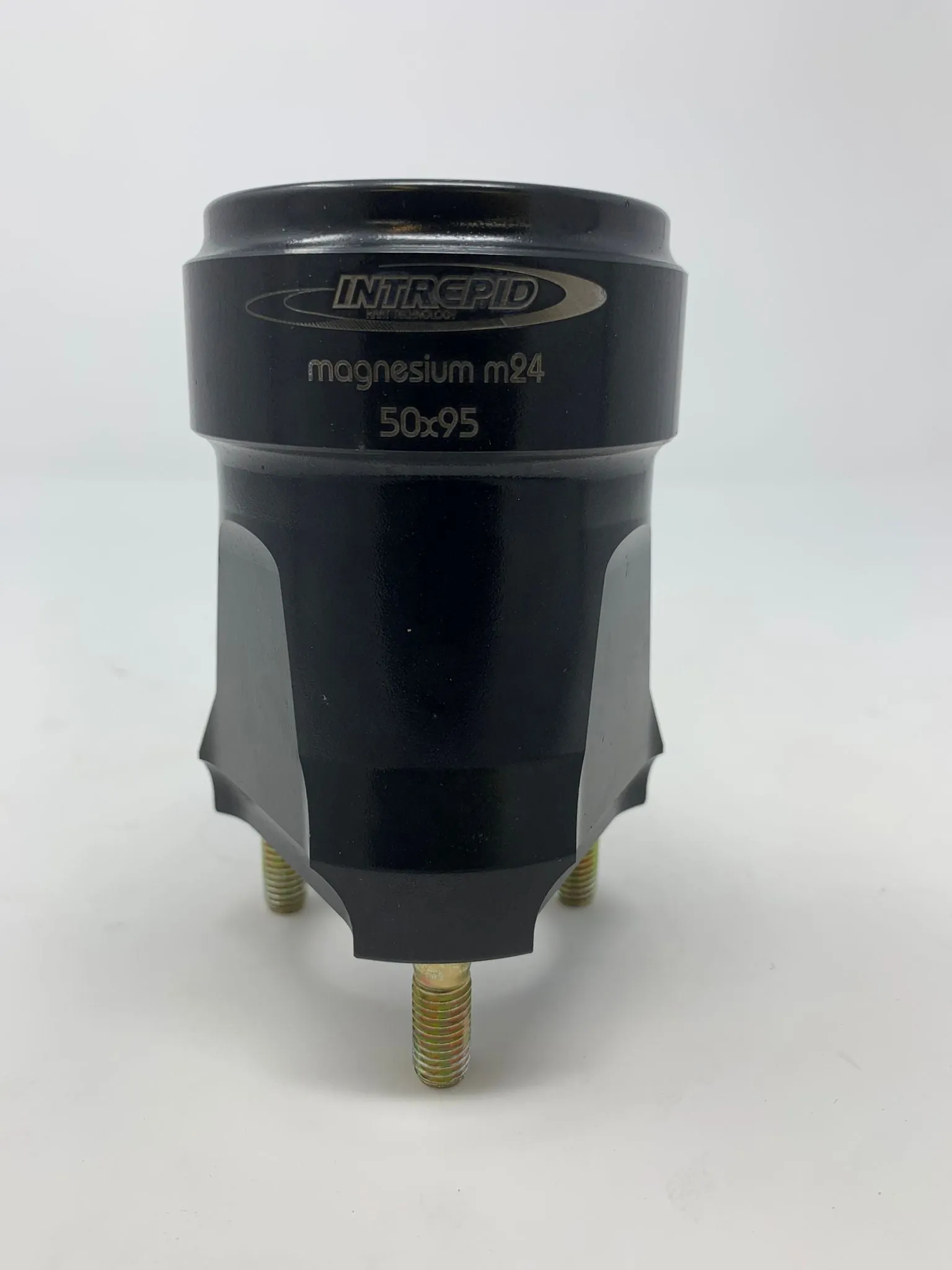 50 x 95mm Magnesium Rear Hub - Intrepid