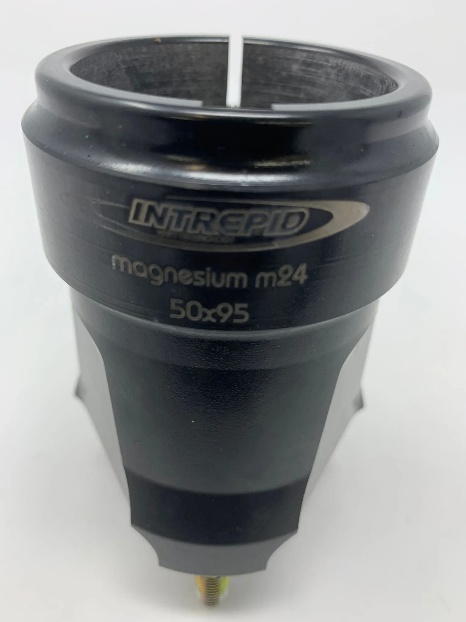 50 x 95mm Magnesium Rear Hub - Intrepid