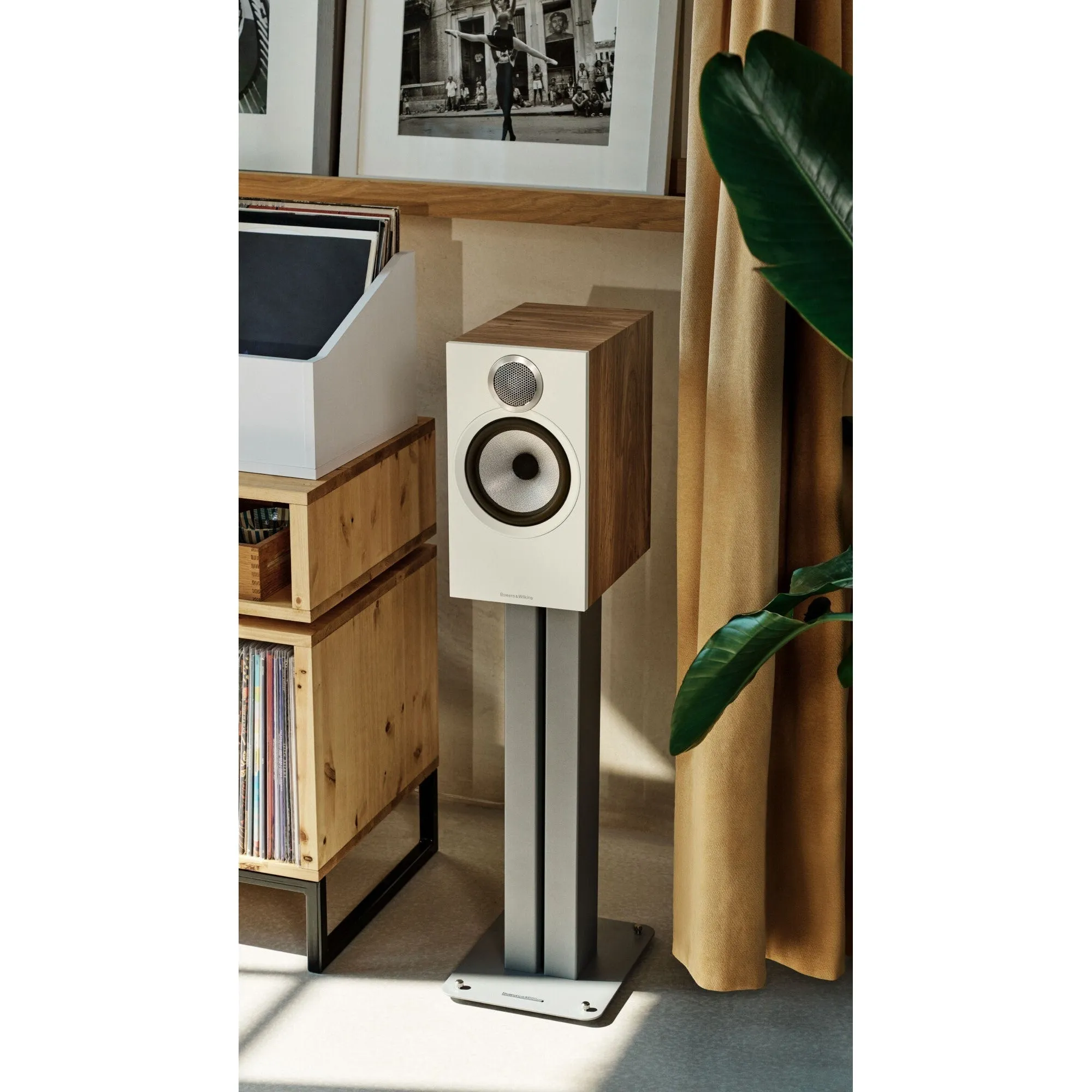 Bowers & Wilkins - 606 S3 - Bookshelf Speakers