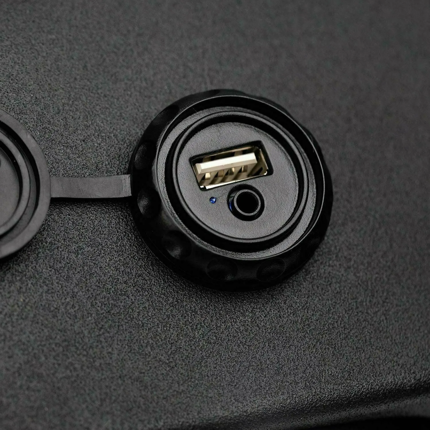 MB Quart 33" Overhead Speaker Bar