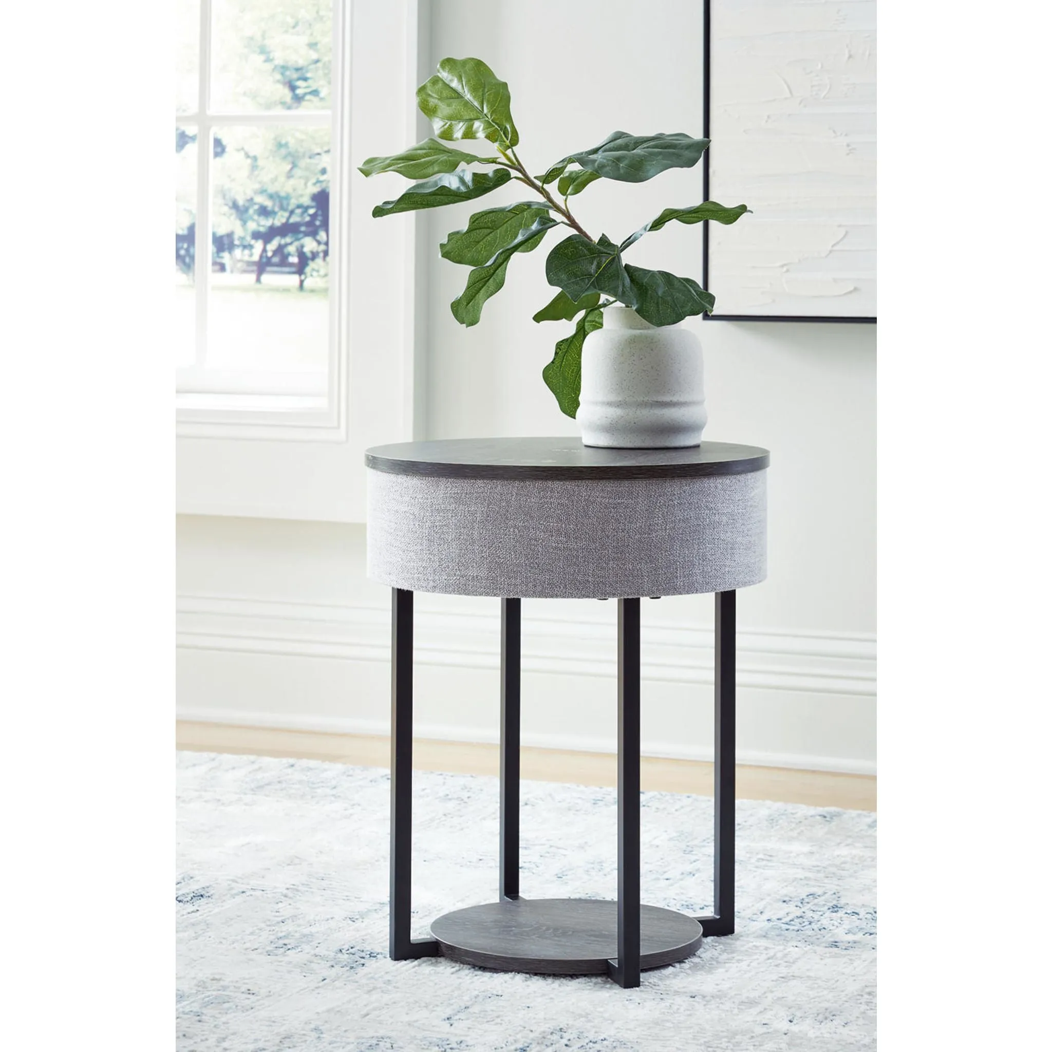 Sethlen Accent Table