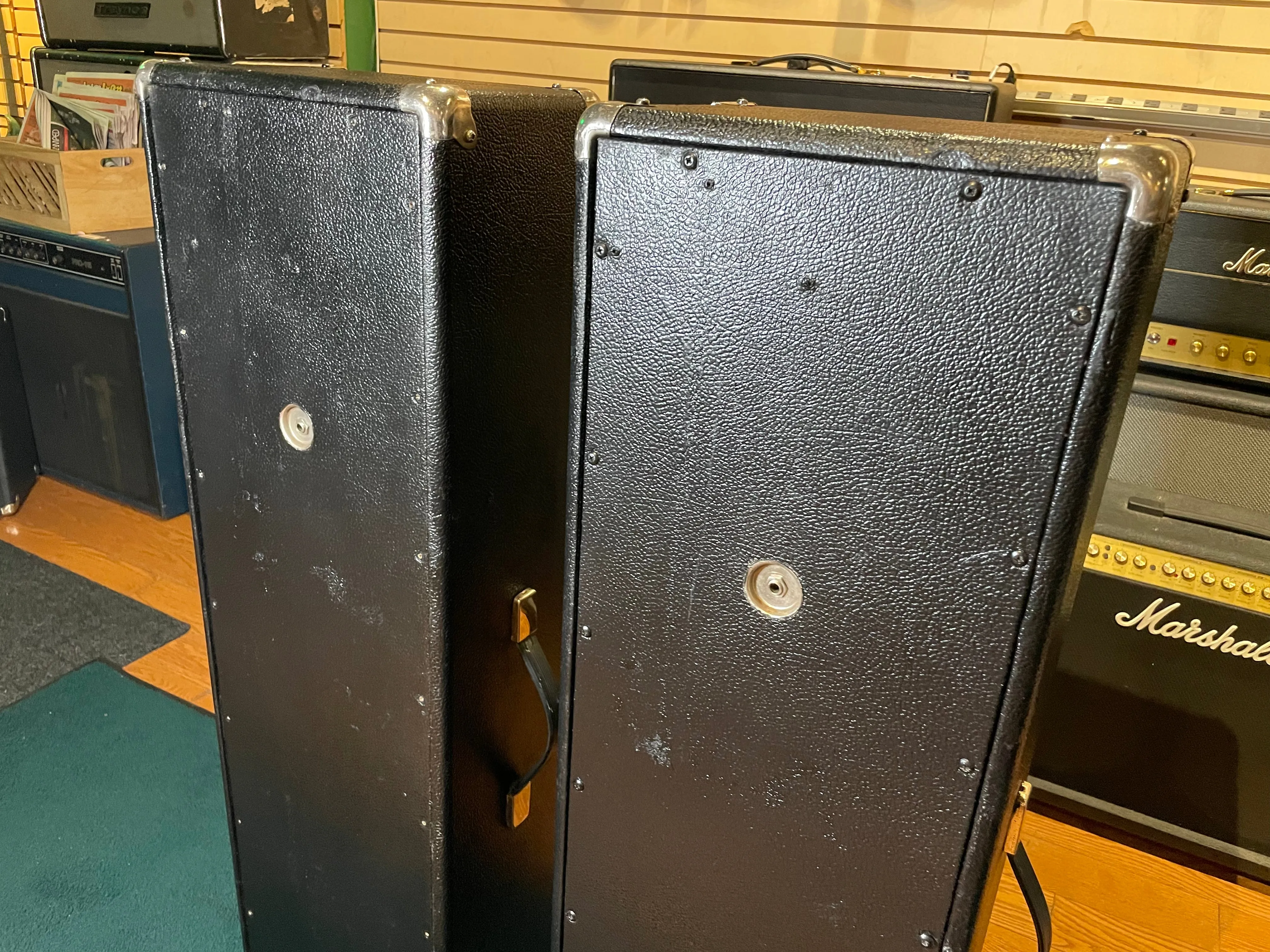 Traynor YSC-3 PA Column Pair Used
